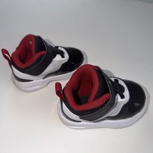 Jordan FB 9924-101 Stay Loyal white black red toddler sneaker  Size 3C
